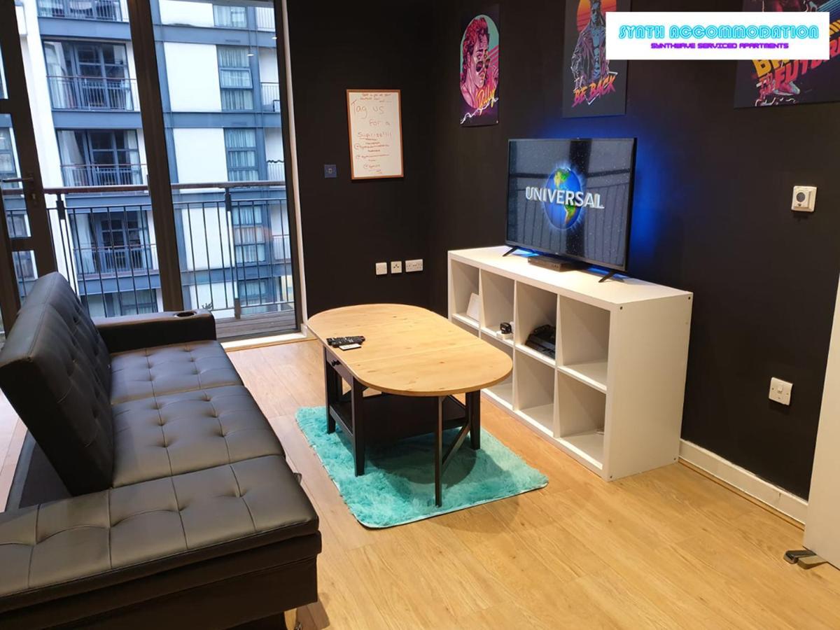 80S Retro 1 Bedroom Serviced Apartment Canary Wharf Perfect For Corporate Business Families & Leisure Guests 伦敦 外观 照片